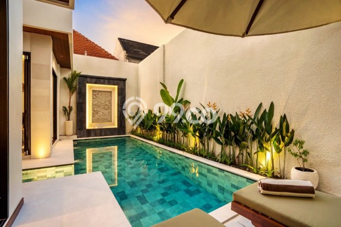 Rumah Mewah LB 190m2 Siap Huni Desain Elegan di Kerobokan, Badung Rumah Mewah LB 190m2 Siap Huni Desain Elegan di Kerobokan, Badung