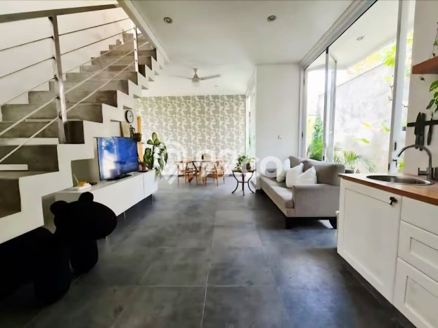 Jual Rumah Luas Elegan Dengan View Cantik di Seminyak, Badung Jual Rumah Luas Elegan Dengan View Cantik di Seminyak, Badung