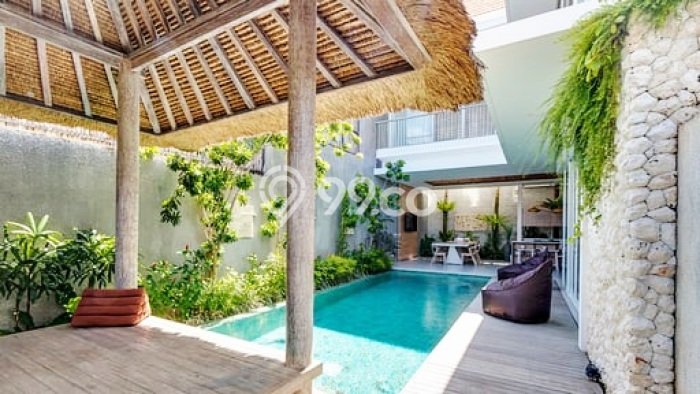 Ready to Use! Premium House LT 200m2 Desain Elegan di Seminyak Ready to Use! Premium House LT 200m2 Desain Elegan di Seminyak