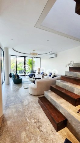 Jual Rumah Luas Megah Dengan View Cantik di Umalas, Badung Jual Rumah Luas Megah Dengan View Cantik di Umalas, Badung