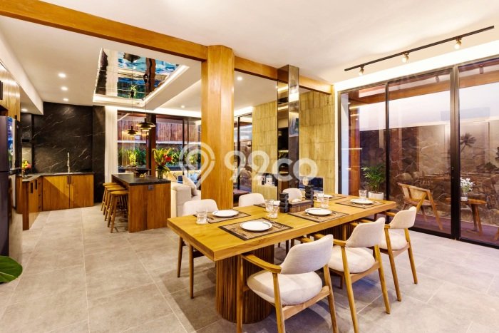 Hunian Mewah LB 300m2 Siap Huni Desain Elegan di Umalas, Badung Hunian Mewah LB 300m2 Siap Huni Desain Elegan di Umalas, Badung