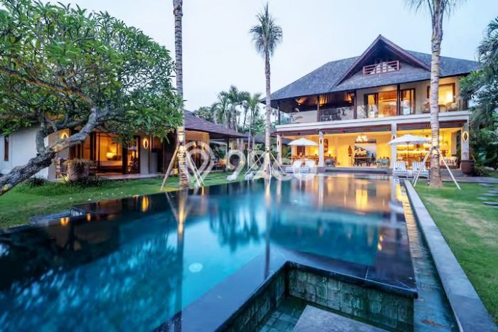 Ready to Use! Premium House LT 1488m2 Desain Modern di Canggu Ready to Use! Premium House LT 1488m2 Desain Modern di Canggu