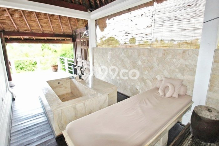 Rumah Mewah LB 700m2 Siap Huni Desain Elegan di Umalas, Badung Rumah Mewah LB 700m2 Siap Huni Desain Elegan di Umalas, Badung