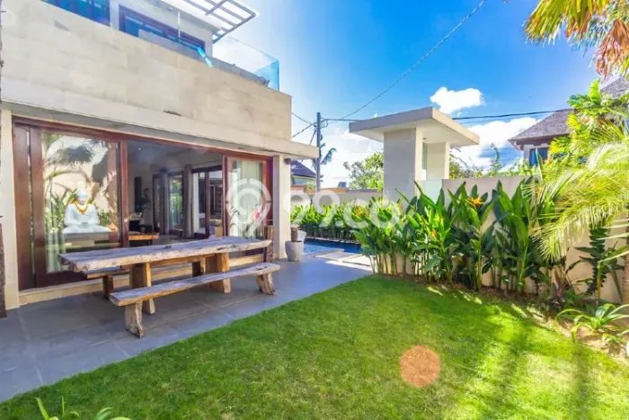 Ready to Use! Luxury House LT 312m2 Desain Modern di Canggu Ready to Use! Luxury House LT 312m2 Desain Modern di Canggu