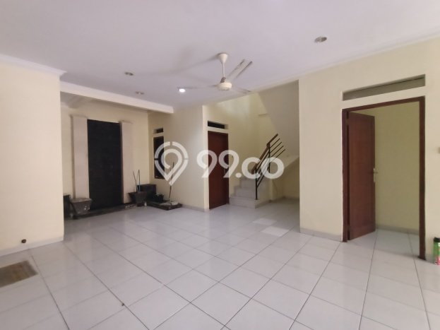 Disewakan Cepat Rumah Kondisi Bagus di Kawasan Tebet, Jakarta Selatan Disewakan Cepat Rumah Kondisi Bagus di Kawasan Tebet, Jakarta Selatan