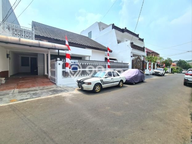 PRIME PROPERTY! Rumah di Tebet, 3 KM, Area Premium, LT 230m² Bangunan 230m² PRIME PROPERTY! Rumah di Tebet, 3 KM, Area Premium, LT 230m² Bangunan 230m²