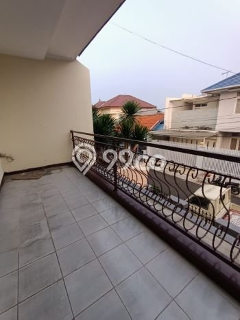 Rumah kawasan Tebet, 4 KT, View Kota, Luas 220m² Bangunan 300m² Rumah kawasan Tebet, 4 KT, View Kota, Luas 220m² Bangunan 300m²