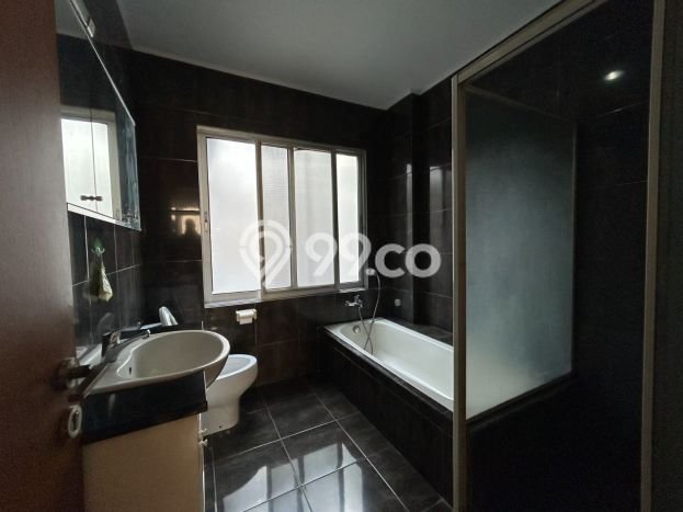 Rumah 4 KT 3 KM di Area Tebet, Jakarta Selatan Rumah 4 KT 3 KM di Area Tebet, Jakarta Selatan