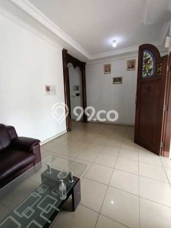 Lokasi terbaik! Rumah siap huni dikontrakkan di Tebet LB 300m2 Lokasi terbaik! Rumah siap huni dikontrakkan di Tebet LB 300m2