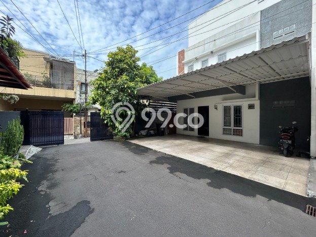 Dijual Rumah Mewah Elegan Dengan View Eksklusif di Kalibata, Jakarta Selatan Dijual Rumah Mewah Elegan Dengan View Eksklusif di Kalibata, Jakarta Selatan