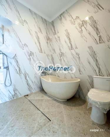 Ready to Use! Luxury House LT 140m2 Desain Elegan di Pejaten Ready to Use! Luxury House LT 140m2 Desain Elegan di Pejaten