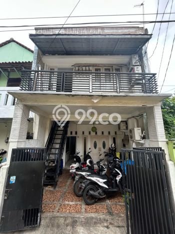Rumah Modern Cantik 8 KT Siap Huni di Tebet Rumah Modern Cantik 8 KT Siap Huni di Tebet