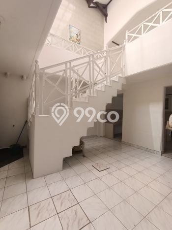 Lokasi terbaik! Rumah siap huni dikontrakkan di Tebet LB 300m2 Lokasi terbaik! Rumah siap huni dikontrakkan di Tebet LB 300m2