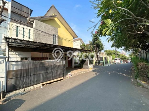 Rumah 4 KT 3 KM di Area Tebet, Jakarta Selatan Rumah 4 KT 3 KM di Area Tebet, Jakarta Selatan
