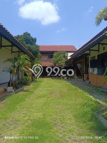 Hunian Mewah LB 1000m2 Siap Pakai Desain Elegan di Manyar, Surabaya Hunian Mewah LB 1000m2 Siap Pakai Desain Elegan di Manyar, Surabaya