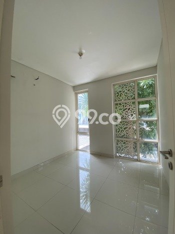 For Sale Hunian Rumah Terawat 2 Kamar di Pakuwon City, Surabaya For Sale Hunian Rumah Terawat 2 Kamar di Pakuwon City, Surabaya