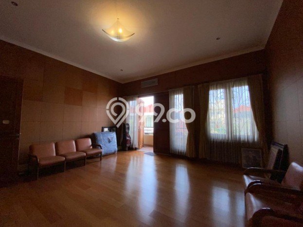 Rumah Elit LB 540m2 Siap Huni Desain Elegan di Surabaya Kota, Surabaya Rumah Elit LB 540m2 Siap Huni Desain Elegan di Surabaya Kota, Surabaya