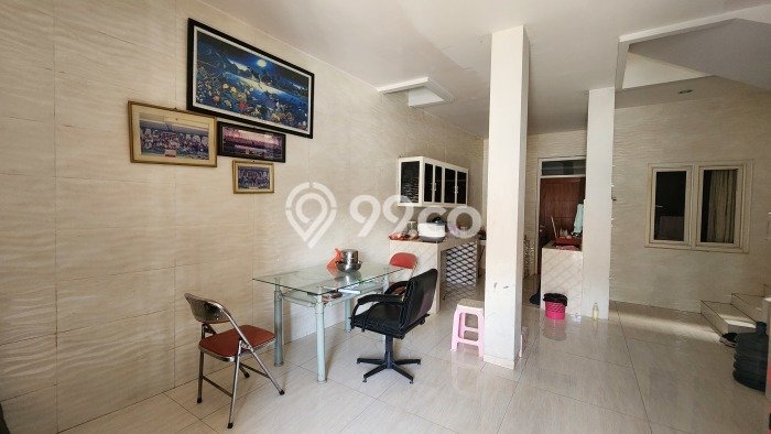 Rumah Strategis Minimalis Lb 180m2 di Krembangan, Surabaya Rumah Strategis Minimalis Lb 180m2 di Krembangan, Surabaya