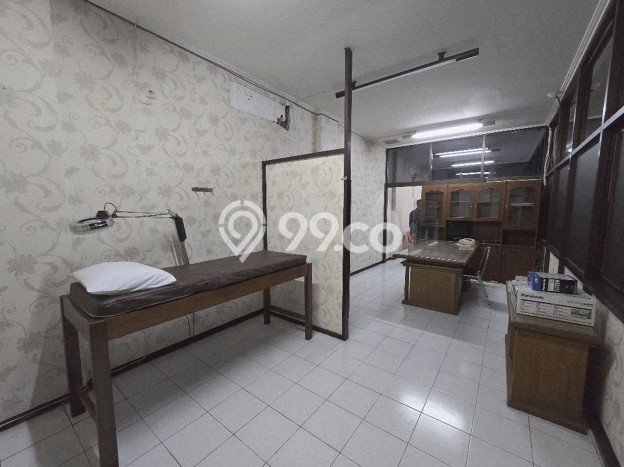 Ruko Strategis Kawasan Raya Darmo, Luas 200m2m², Kawasan Komersial, Lokasi Ramai Ruko Strategis Kawasan Raya Darmo, Luas 200m2m², Kawasan Komersial, Lokasi Ramai
