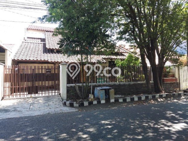 Rumah 4 KT 4 KM Semi Furnished di Rungkut, Dekat Mal, Surabaya Rumah 4 KT 4 KM Semi Furnished di Rungkut, Dekat Mal, Surabaya