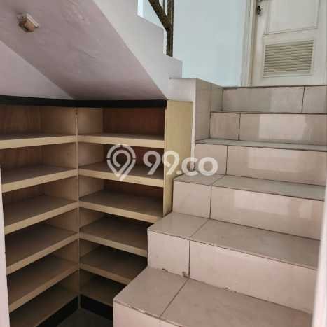 Rumah LT 180m² / LB 300m² di Kawasan Pantai Indah Kapuk, Jakarta Utara Rumah LT 180m² / LB 300m² di Kawasan Pantai Indah Kapuk, Jakarta Utara