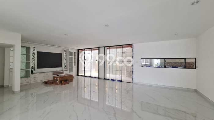 Rumah Eksklusif lokasi Muara Karang, Jakarta Utara, LT 200m² LB 350m² Rumah Eksklusif lokasi Muara Karang, Jakarta Utara, LT 200m² LB 350m²