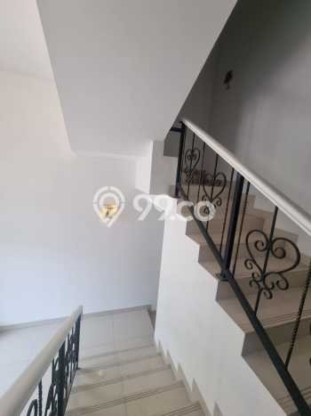 Rumah Nyaman di Pantai Indah Kapuk, Jakarta Utara, Luas 144m² Bangunan 295m² Rumah Nyaman di Pantai Indah Kapuk, Jakarta Utara, Luas 144m² Bangunan 295m²