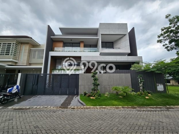 Rumah Luxury Modern Tanpa Renovasi di Pakuwon Indah Surabaya Rumah Luxury Modern Tanpa Renovasi di Pakuwon Indah Surabaya