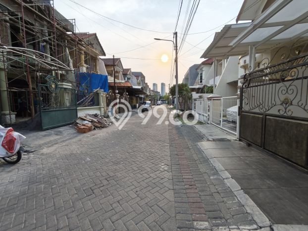 Rumah 3 Kamar Tidur Konsep Modern di Kawasan Elite Dharma Husada, Surabaya Rumah 3 Kamar Tidur Konsep Modern di Kawasan Elite Dharma Husada, Surabaya