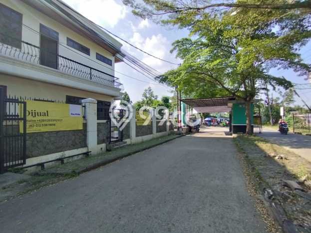 Dijual Rumah 4 Kamar Lokasi Ideal Bagus dan Strategis di Serpong Utara Dijual Rumah 4 Kamar Lokasi Ideal Bagus dan Strategis di Serpong Utara