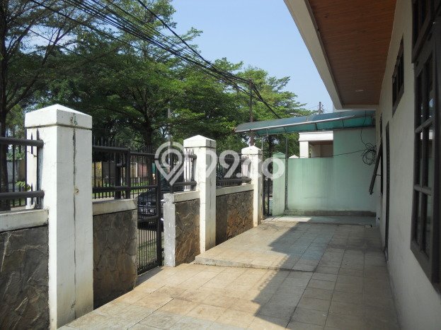 Dijual Rumah 4 Kamar Lokasi Ideal Bagus dan Strategis di Serpong Utara Dijual Rumah 4 Kamar Lokasi Ideal Bagus dan Strategis di Serpong Utara