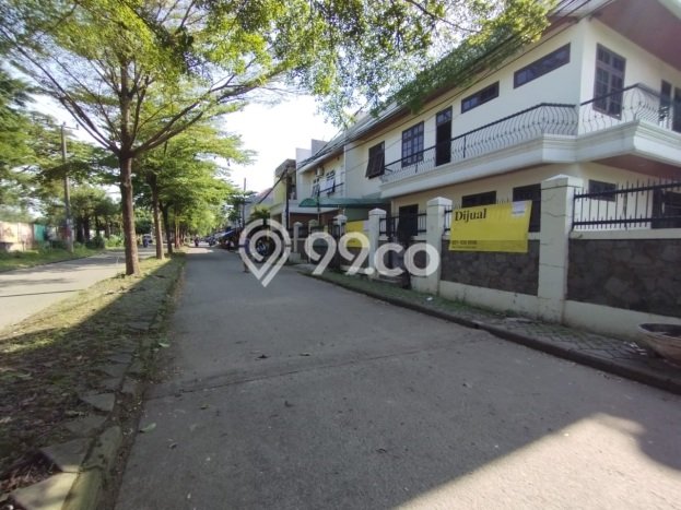 Dijual Rumah 4 Kamar Lokasi Ideal Bagus dan Strategis di Serpong Utara Dijual Rumah 4 Kamar Lokasi Ideal Bagus dan Strategis di Serpong Utara
