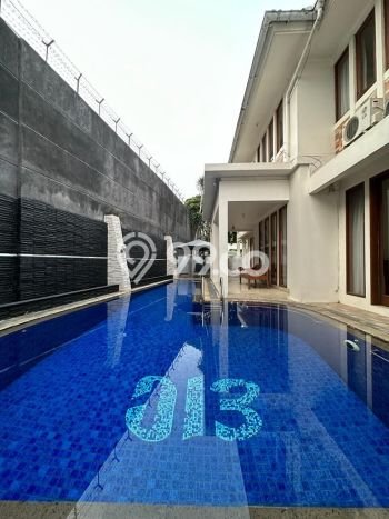 Rumah 4 KT 5 KM di Kawasan Kemang, Jakarta Selatan Rumah 4 KT 5 KM di Kawasan Kemang, Jakarta Selatan