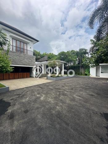Hunian Minimalis dengan LT 1400m2 & LB 700m2 Disewakan di Kemang Hunian Minimalis dengan LT 1400m2 & LB 700m2 Disewakan di Kemang