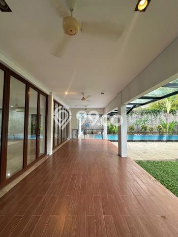 Hunian Minimalis dengan LT 1400m2 & LB 700m2 Disewakan di Kemang Hunian Minimalis dengan LT 1400m2 & LB 700m2 Disewakan di Kemang
