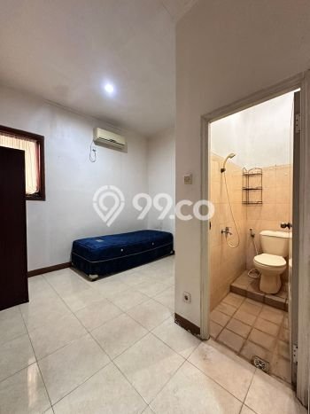 Ready to Use! Premium House LT 320m2 Desain Modern di Menteng Dalam Ready to Use! Premium House LT 320m2 Desain Modern di Menteng Dalam