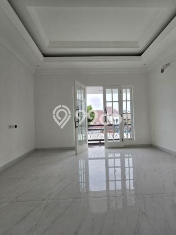 Hunian Mewah Siap Huni LT 170m2 di Duren Sawit, Jakarta Timur Hunian Mewah Siap Huni LT 170m2 di Duren Sawit, Jakarta Timur