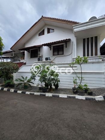 Rumah Luxury Modern Tanpa Renovasi di Pulomas Jakarta Timur Rumah Luxury Modern Tanpa Renovasi di Pulomas Jakarta Timur