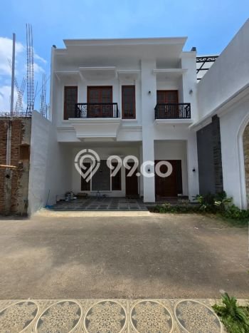 Rumah Luxury Modern Tanpa Renovasi di Pondok Bambu Jakarta Timur Rumah Luxury Modern Tanpa Renovasi di Pondok Bambu Jakarta Timur