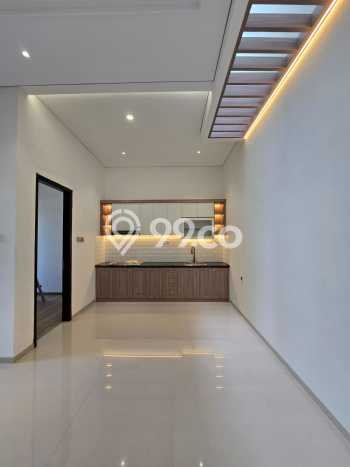 Rumah Luxury Modern Tanpa Renovasi di Rawamangun Jakarta Timur Rumah Luxury Modern Tanpa Renovasi di Rawamangun Jakarta Timur