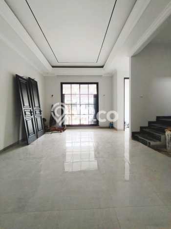 Rumah Modern Cantik 4 Kamar Bisa Langsung Pindah di Ciracas Rumah Modern Cantik 4 Kamar Bisa Langsung Pindah di Ciracas