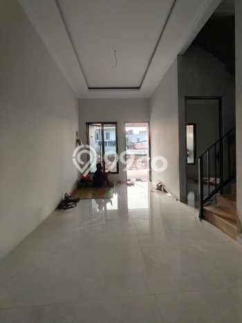 Rumah Luas Asri 3 KT Siap Huni di Kalisari Jakarta Timur Rumah Luas Asri 3 KT Siap Huni di Kalisari Jakarta Timur