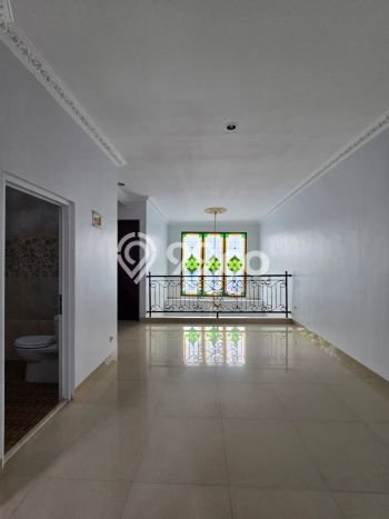 Jual Rumah Mewah Elegan Dengan View Cantik di Cipinang, Jakarta Timur Jual Rumah Mewah Elegan Dengan View Cantik di Cipinang, Jakarta Timur