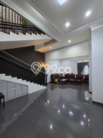 Jual Rumah Luas Megah Dengan View Cantik di Pondok Kelapa, Jakarta Timur Jual Rumah Luas Megah Dengan View Cantik di Pondok Kelapa, Jakarta Timur