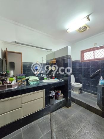 Rumah Luxury Modern Tanpa Renovasi di Pulomas Jakarta Timur Rumah Luxury Modern Tanpa Renovasi di Pulomas Jakarta Timur