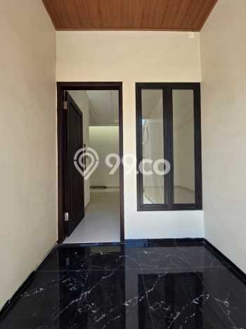 Rumah Luxury Modern Tanpa Renovasi di Rawamangun Jakarta Timur Rumah Luxury Modern Tanpa Renovasi di Rawamangun Jakarta Timur