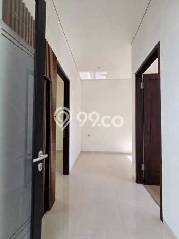Rumah Luxury Modern Tanpa Renovasi di Rawamangun Jakarta Timur Rumah Luxury Modern Tanpa Renovasi di Rawamangun Jakarta Timur