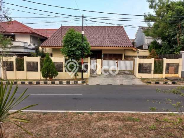 Ready to Use! Premium House LT 595m2 Desain Elegan di Pondok Kelapa Ready to Use! Premium House LT 595m2 Desain Elegan di Pondok Kelapa