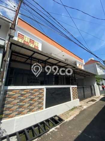 Unit Kost Dijual di Tebet dengan 22 Kamar Tidur & Luas Bangunan 300m2 Unit Kost Dijual di Tebet dengan 22 Kamar Tidur & Luas Bangunan 300m2