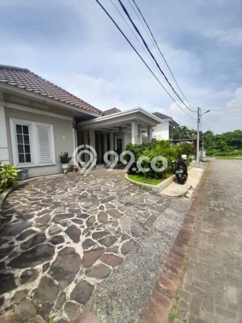 Dijual Rumah Premium dengan Fasilitas Sekitar Komplit di Cipayung, Jakarta Timur Dijual Rumah Premium dengan Fasilitas Sekitar Komplit di Cipayung, Jakarta Timur